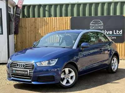 Used Audi A1 Design 93 HP (68 kW) 2015 Blue Hatchback