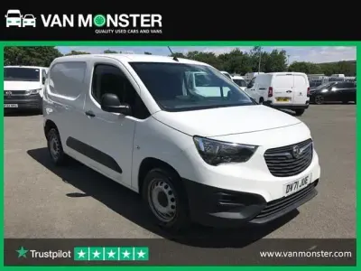 Used Vauxhall Combo 100 HP (73 kW) 2021 White MPV