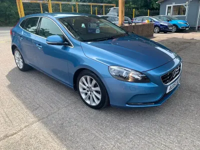 Used Volvo V40 SE Lux 115 HP (84 kW) 2015 Blue Hatchback