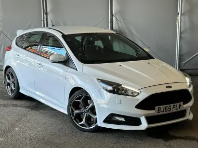 Used Ford Focus ST 2015 White Hatchback