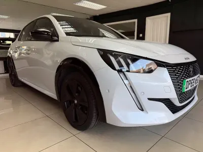 Used Peugeot e-208 GTi 100 kW (136 HP) 2020 White Hatchback