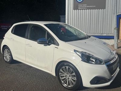 White Used 2019 Peugeot 208 Signature Sky Hatchback | £6,495 (Expensive)