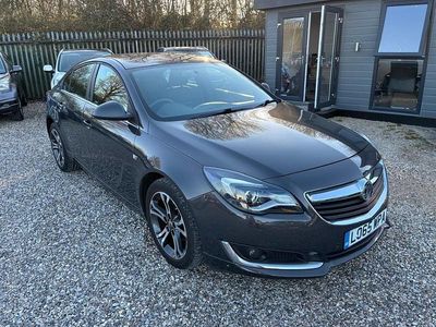 Used Vauxhall Insignia Edition 140 HP (102 kW) 2015 Grey Hatchback