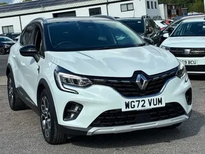 Used Renault Captur Techno 140 HP (102 kW) 2022 White with black roof SUV