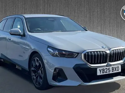 Begagnad BMW 530e M Sport 295 HK (216 kW) 2025 Grå Kombi