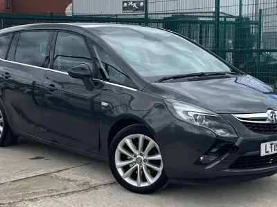Usado Vauxhall Zafira Tourer Elite 165 HP (121 kW) 2014 Monovolume