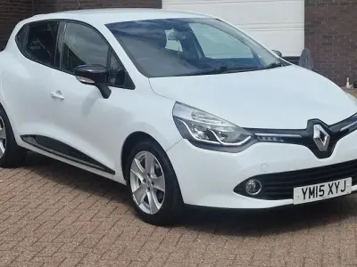 Used Renault Clio Dynamique 90 HP (66 kW) 2015 Hatchback