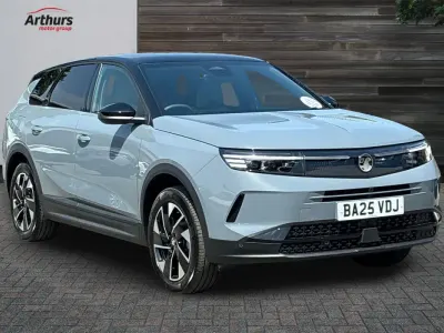 Used Vauxhall Grandland X GSe 143 HP (105 kW) 2025 Grey SUV