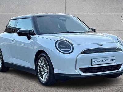 White Used 2024 Mini Cooper SE Hatch Hatchback | £26,090 (Fair price)