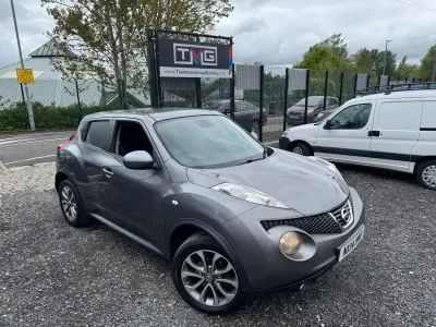 Usado Nissan Juke Tekna 110 HP (80 kW) 2014 Cinzento SUV