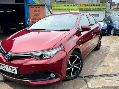 Used Toyota Auris Hybrid Design 136 HP (100 kW) 2018 Hatchback