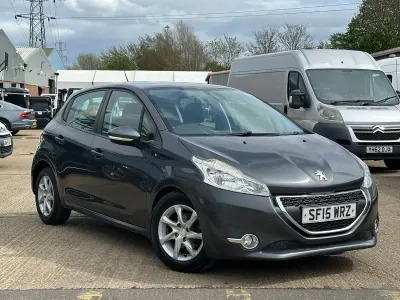 Gebraucht Peugeot 208 Active 82 PS (60 kW) 2015 Grau Kleinwagen