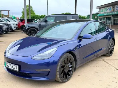 Używany Tesla Model 3 Performance 461 kW (627 KM) 2021 Niebieski Sedan/Limuzyna