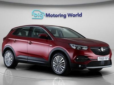 Used Vauxhall Grandland X Business Edition 130 HP (95 kW) 2019 Red SUV