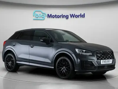 Begagnad Audi Q2 Black Edition 190 HK (139 kW) 2019 Grå SUV