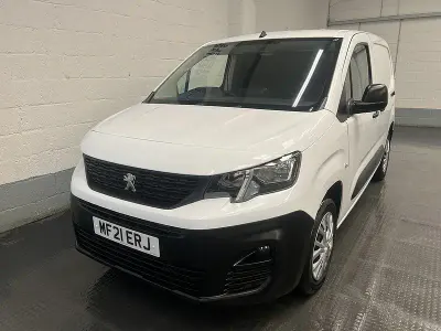 Used Peugeot Partner 100 HP (73 kW) 2021 White MPV