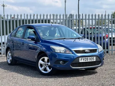 Usado Ford Focus Zetec 99 HP (72 kW) 2009 Azul Citadino