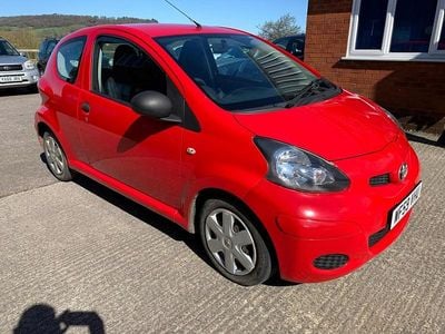 Used Toyota Aygo 67 HP (49 kW) 2009 Red Hatchback