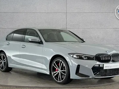 Begagnad BMW 330e M Sport 292 HK (214 kW) 2024 Grå Sedan