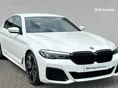 Begagnad BMW 520 M Sport 187 HK (137 kW) 2020 Vit Sedan
