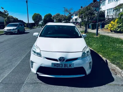 Used Toyota Prius 2016 White Hatchback