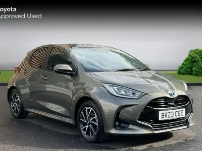 Used Toyota Yaris Hybrid Design 116 HP (85 kW) 2023 Titan bronze Hatchback