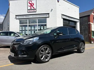 Used Renault Clio Iconic 90 HP (66 kW) 2019 Black Hatchback