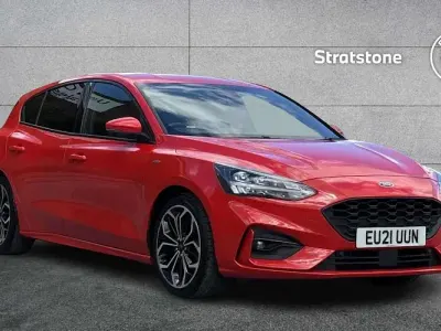 Used Ford Focus ST-Line X 125 HP (91 kW) 2021 Red Hatchback