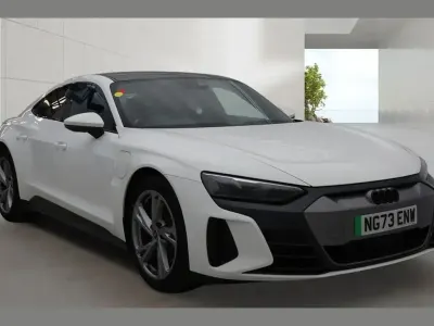 Used Audi e-tron GT quattro Comfort 384 kW (523 HP) 2023 White Sedan