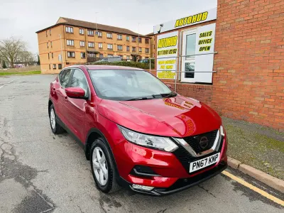 Używany Nissan Qashqai Acenta 2017 Czerwony SUV