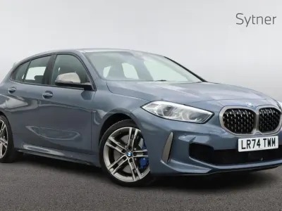 Usado BMW M135 Shadowline 302 HP (222 kW) 2024 Cinzento Citadino