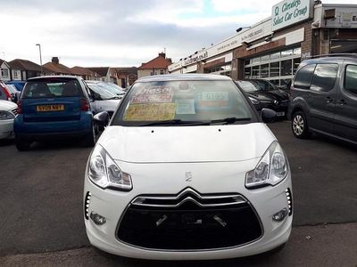 Used Citroën DS3 90 HP (66 kW) 2012 White Hatchback