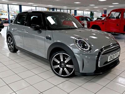 Moonwalk grey Used 2021 Mini Cooper Exclusive Hatchback | £15,489 (Fair price)