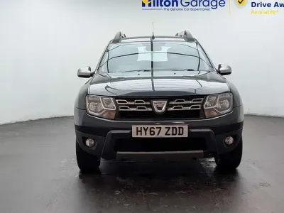 Usado Dacia Duster Lauréate 125 HP (91 kW) 2017 Cinzento SUV