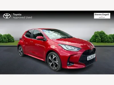 Used Toyota Yaris Design 116 HP (85 kW) 2024 Red Hatchback