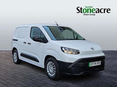 Used Toyota Proace 50 kW (68 HP) 2024 White MPV