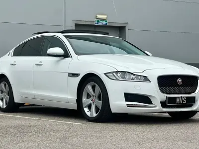 Used Jaguar XF Portfolio 180 HP (132 kW) 2015 White Sedan