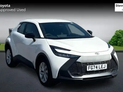 Used Toyota C-HR 140 HP (102 kW) 2024 White SUV