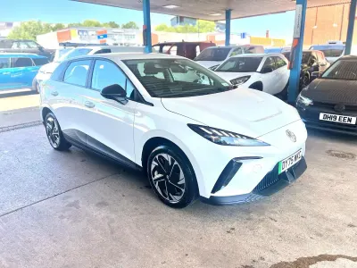Used MG MG4 EV SE 63 kW (87 HP) 2025 White Hatchback