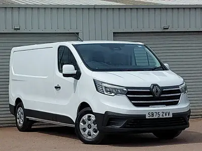 New Renault Trafic 2025 Solid  glacier white MPV