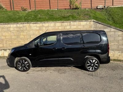 Black Used 2023 Fiat Doblò MPV | £10,995 (Good price)