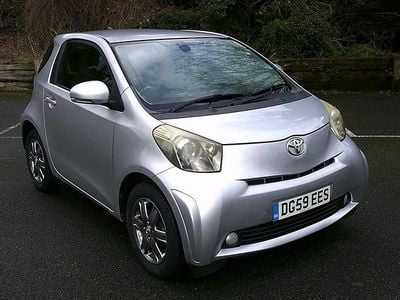 Used Toyota iQ 68 HP (50 kW) 2009 Silver Hatchback
