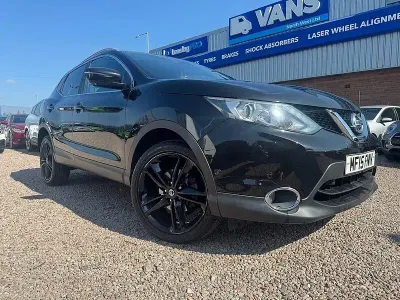 Used Nissan Qashqai Tekna 110 HP (80 kW) 2015 Black SUV