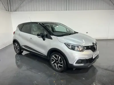 Begagnad Renault Captur Iconic 90 HK (66 kW) 2019 Silver SUV