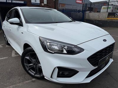 Used Ford Focus ST-Line 2019 White Hatchback