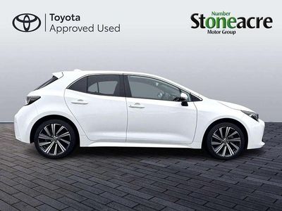 Used Toyota Corolla Design 120 HP (88 kW) 2022 White Hatchback
