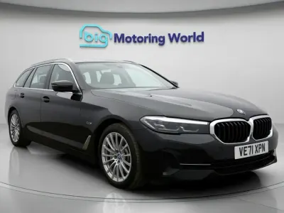 Begagnad BMW 530e 292 HK (214 kW) 2022 Svart Kombi