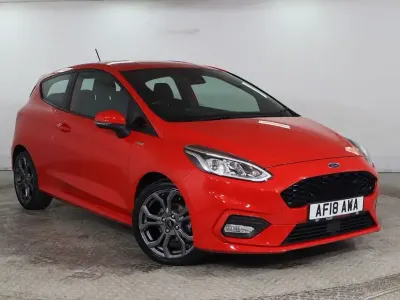 Begagnad Ford Fiesta ST-Line 2018 Röd Halvkombi