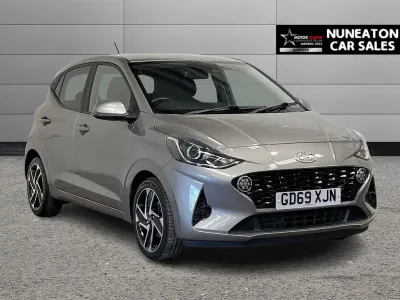 Used Hyundai i10 Premium 67 HP (49 kW) 2020 Bronze Hatchback