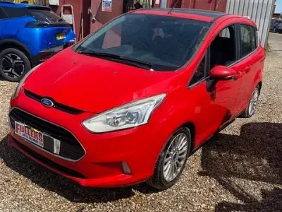 Used Ford B-MAX Titanium 2013 Red MPV